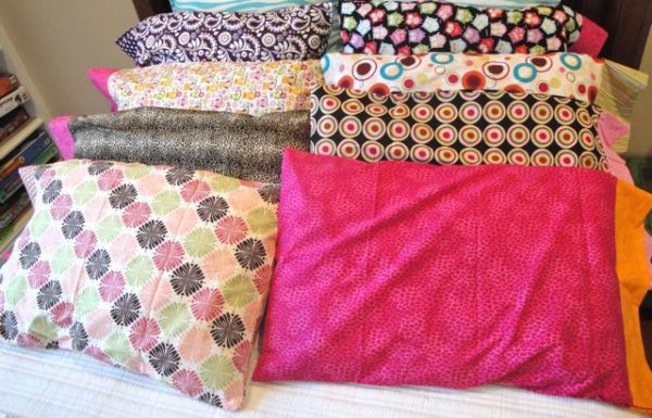 Pink/Green Circles Cotton Pillowcase - Image 3