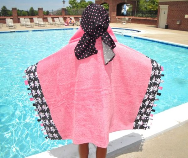 Pirate (girl) Hooded Tag Towel - Image 3